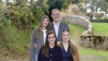 Felicitación navideña de los Reyes Felipe VI y Letizia, la Princesa Leonor y la Infanta Sofía.&nbsp;