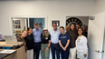 El senador Rick Scott visita la instalación en Miami de ayuda humanitaria para Venezuela.&nbsp;