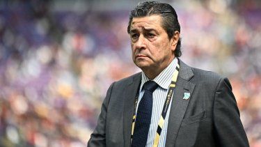 El director técnico de la selección de Guatemala, el mexicano Luis Fernando Tena, durante un compromiso ante Canadá, el 29 de junio de 2025.