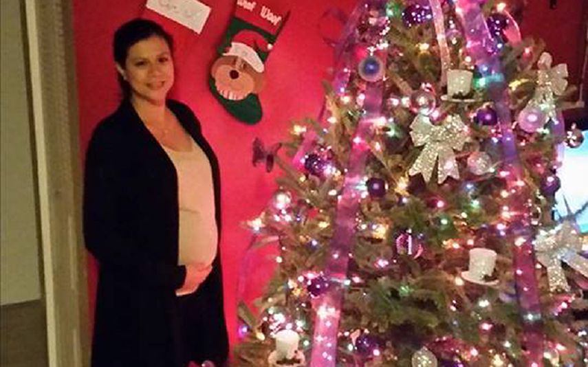 La nuera del cónsul Luis Martínez, Daniela Castro Duarte, en diciembre del 2014 en Miami, con varios meses de embarazo. (REDES SOCIALES)