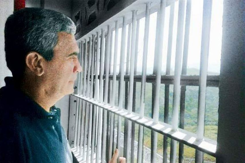 El exministro de la Defensa de Venezuela, Raúl Isaías Baduel, fue acusado junto a otros militares de conspiración, y falleció en 2021 bajo custodia del Estado.