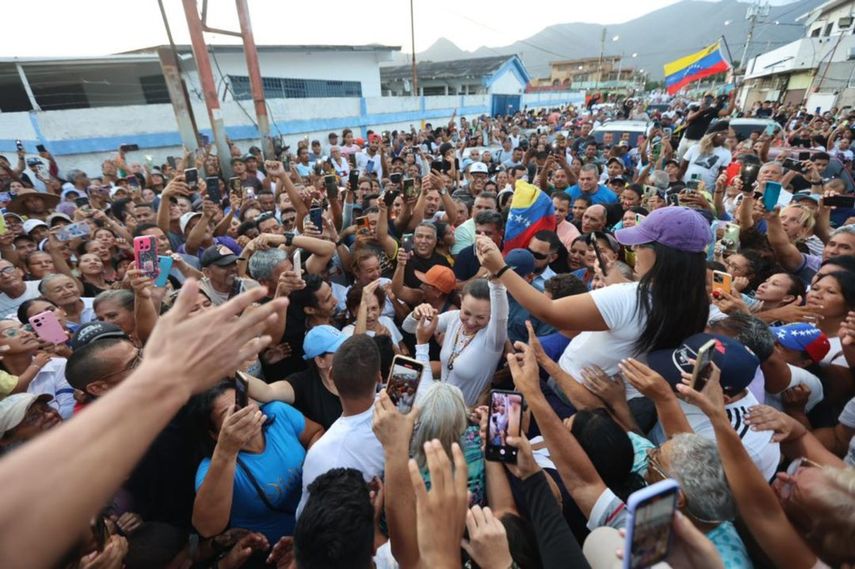 Este 13 de junio, la dirigente María Corina Machado realizó el primer día de gira en el estado Nueva Esparta y encabezó un mitin en la zona de Villa Rosa