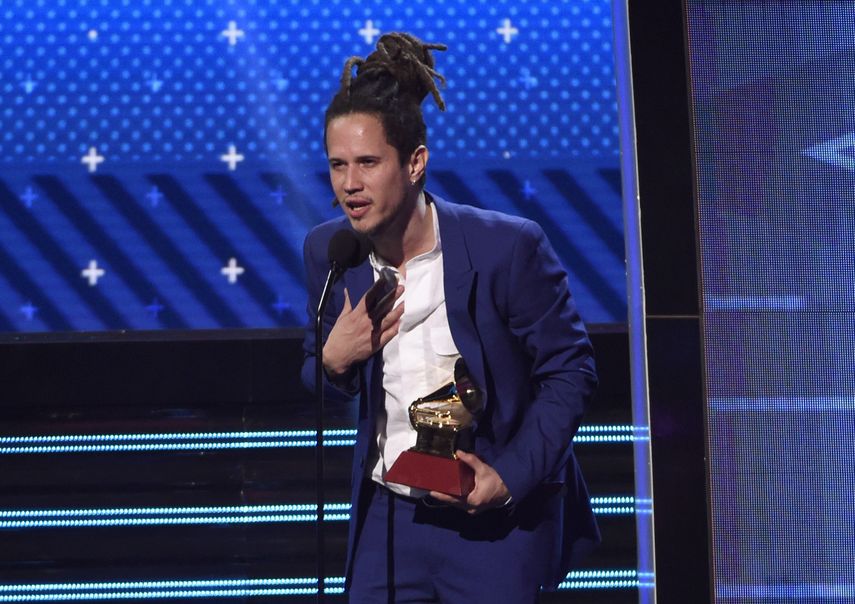 El m&uacute;sico dominicano Vicente Garc&iacute;a&nbsp;volver&aacute; a los Latin Grammy el 14 de noviembre del 2019 con dos nuevas nominaciones: grabaci&oacute;n del a&ntilde;o por Ah&iacute; ah&iacute;, y mejor &aacute;lbum contempor&aacute;neo/fusi&oacute;n tropical por Candela.