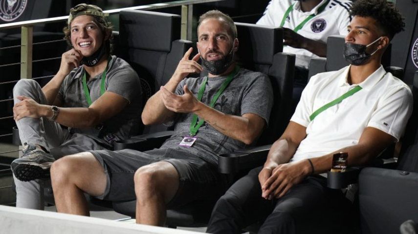 El ariete en su primera rueda de prensa desde que firmó hace dos semanas por el Inter Miami, club copropiedad del inglés David Beckham.