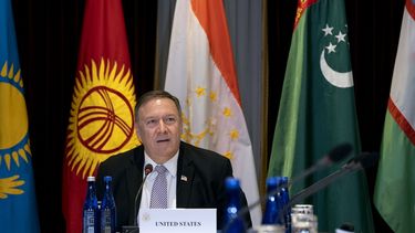 El secretario de Estado de Estados Unidos, Mike Pompeo, se re&uacute;ne con los ministros de Asuntos Exteriores de Kazajist&aacute;n, Kirguist&aacute;n, Tayikist&aacute;n, Turkmenist&aacute;n y Uzbekist&aacute;n , el domingo 22 de septiembre de 2019, en Nueva York.
