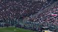 Esta vista aérea muestra a los hinchas de Colo Colo asistiendo al partido de la liga chilena de fútbol entre Colo Colo y Universidad de Chile en el Estadio Monumental David Arellano de Santiago Esta vista aérea muestra a los hinchas de Colo Colo asistiendo al partido de la liga chilena de fútbol entre Colo Colo y Universidad de Chile en el Estadio Monumental David Arellano de Santiago