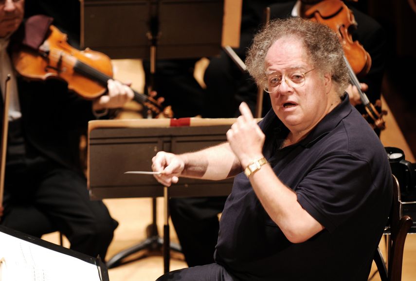 el director James Levine.