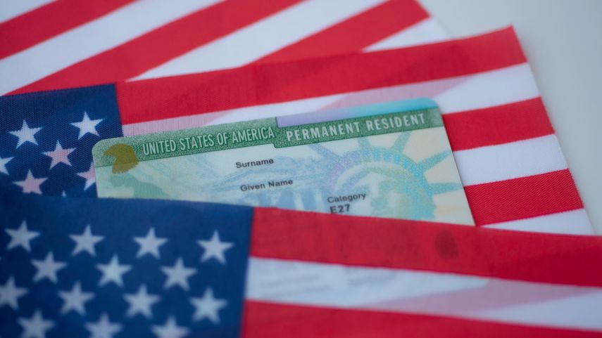 Aumenta expedición de tarjetas de residencia permanente&nbsp;