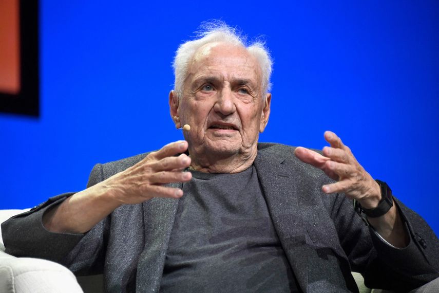 El arquitecto Frank Gehry habla en el escenario durante el evento Alimenta tu Imaginación Creativa en el Teatro Los Ángeles durante el Airbnb Open LA - Día 2, el 18 de noviembre de 2016 en Los Ángeles, California.
