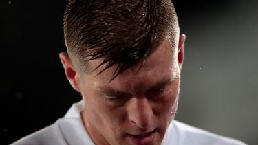 En foto del 27 de abril del 2021, Toni Kroos del Real Madrid en el partido de ida de la semifinal de la Liga de Campeones ante el Chelsea en el estadio Alfredo di Stefano.