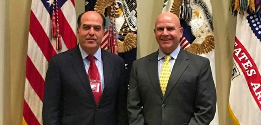 Ambos están de acuerdo de que existe la necesidad imperiosa de poner fin a la crisis de forma rápida y pacífica, añadió la Casa Blanca.&nbsp;