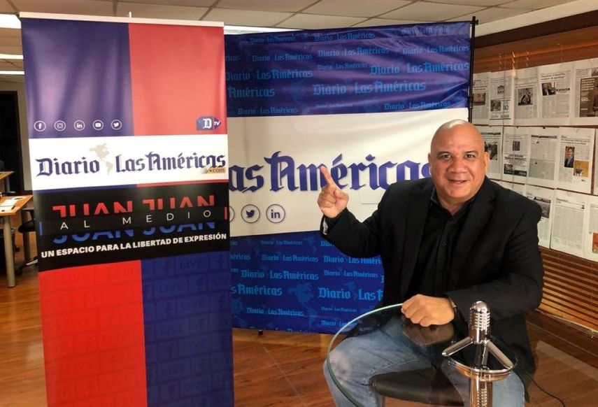 Juan Juan Almeida, analista y escritor cubano al frente del programa Juan Juan Al Medio.&nbsp;