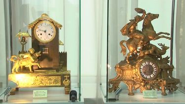 Vista de dos de las piezas que se exhiben en el Museo del Reloj de Rusia.
