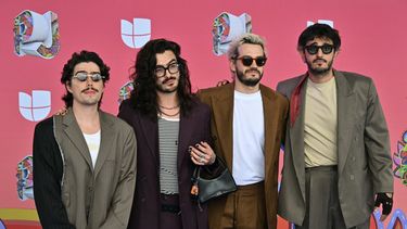 Martín Vargas, Simón Vargas, Juan Pablo Villamil y Juan Pablo Isaza, del grupo colombiano Morat, asisten a la 22.ª ceremonia de entrega de los Premios Juventud en el Centro de Convenciones Figali de la Ciudad de Panamá, el 25 de septiembre de 2025.