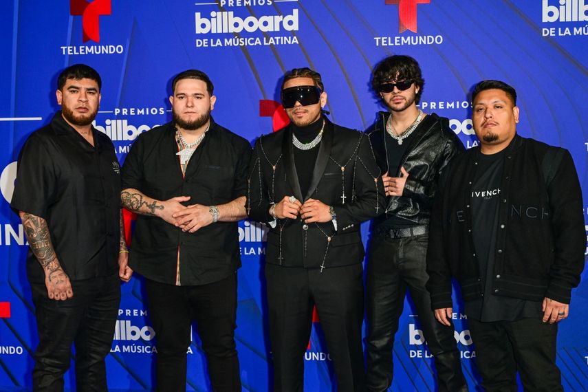 La banda mexicana Fuerza Regida asiste a los Premios Billboard de la Música Latina 2024 en el Fillmore Miami Beach en el Jackie Gleason Theater en Miami Beach, Florida, el 17 de octubre de 2024.