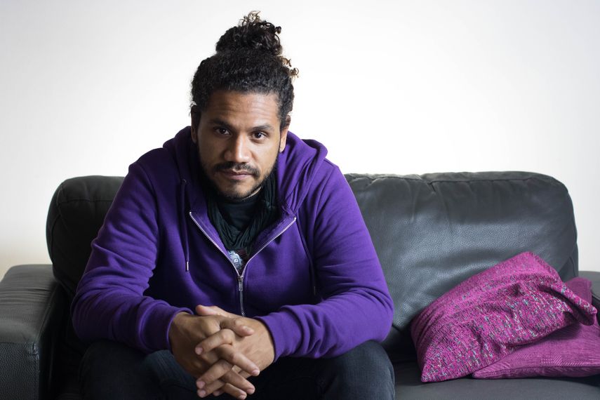 El músico venezolano Rafa Pino sigue produciendo música pese a la cuarentena social. 