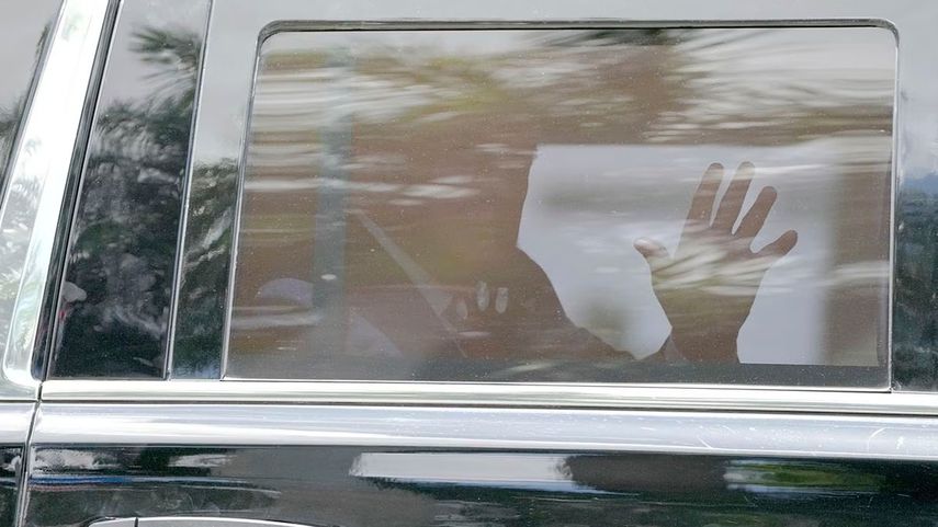 El expresidente Donald Trump llega a la corte en Miami.