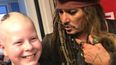 Ese centro indicó en Twitter que el protagonista de la saga cinematográfica Piratas del Caribe sorprendió este jueves por la tarde a los niños y adolescentes de su servicio de pediatría.