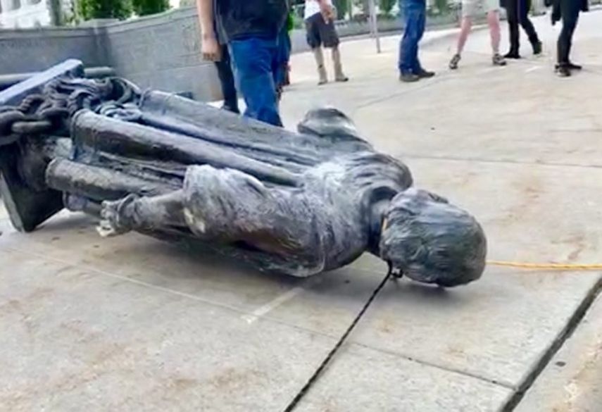 Hace cinco a&ntilde;os, el 10/06/2020, fue derribada por los Antifas la estatua de Col&oacute;n situada en el MN Capitolio