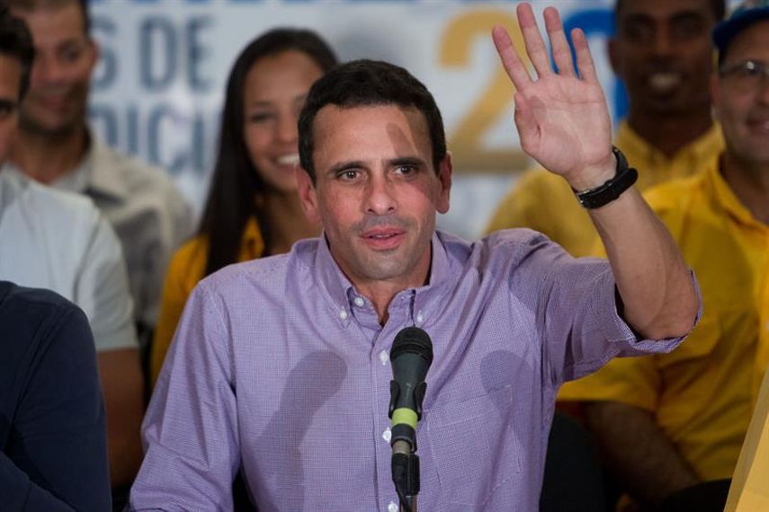 Capriles invitó a los venezolanos a mantenerse activos en la reconstrucción del pais, no es solo votar. (EFE)