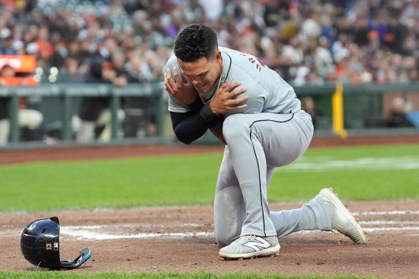 En foto del viernes 9 de agosto del 2024, Gio Urshela de los Tigres de Detroit reacciona tras anotar en la segunda entrada del juego ante los Gigantes de San Francisco.