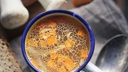 El puerro, el apio y las zanahorias contienen metabolitos secundarios de las plantas, que tienen un efecto antibacteriano.