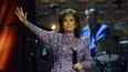 Loretta Lynn saluda al público tras presentarse en los Americana Music Honors and Awards el 17 de septiembre de 2014, en Nashville, Tennessee.&nbsp;