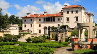 El&nbsp;personal del&nbsp;Vizcaya Museum and Gardens&nbsp;de&nbsp;Miami&nbsp;seguir&aacute; monitoreando de cerca el&nbsp;Coronavirus&nbsp;(COVID-19) y compartir&aacute; actualizaciones importantes, mediante sus cuentas de&nbsp;Instagram&nbsp;y&nbsp;Facebook.&nbsp;