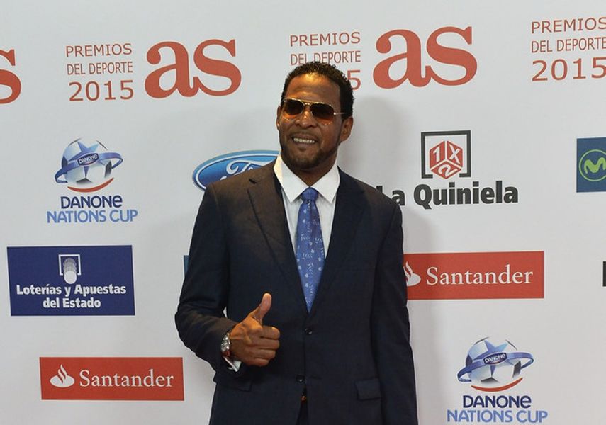 Sotomayor&nbsp;&nbsp;se retiró del deporte activo en 2001 y acumuló en su carrera tres récords mundiales.