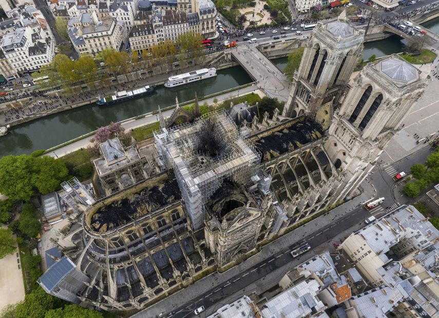 Fotograf&iacute;a a&eacute;rea del martes 16 de abril de 2019 proporcionada por Gigarama.ru el mi&eacute;rcoles 17 de abril de 2019 de la catedral de Notre Dame devastada por el incendio en Par&iacute;s.&nbsp;