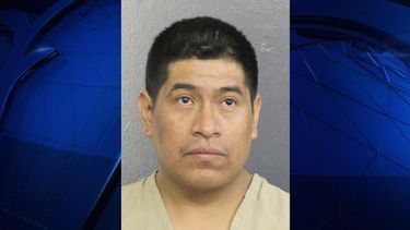 Pedro Raymundo Rivera, de 30 años de edad, enfrenta cargos por mostrar sus genitales a una menor de 16 años. 