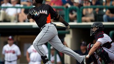 Ozuna se fue de 4-4