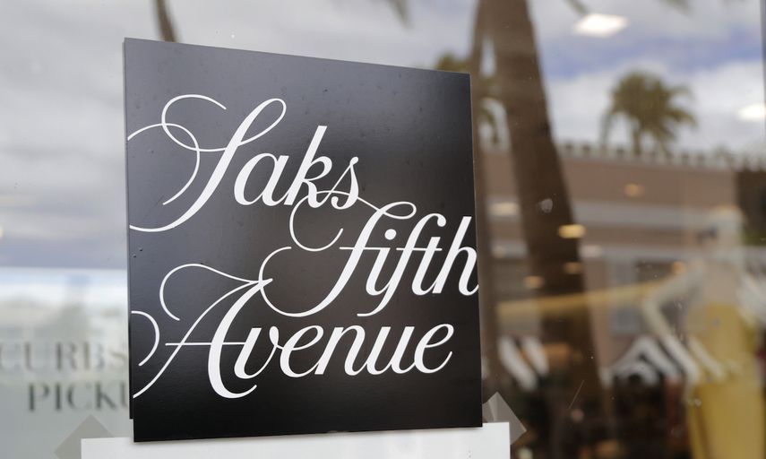 Una tienda Saks Fifth Avenue en Worth Ave el 11 de mayo de 2020, cerrada debido a las restricciones por el coronavirus.&nbsp;