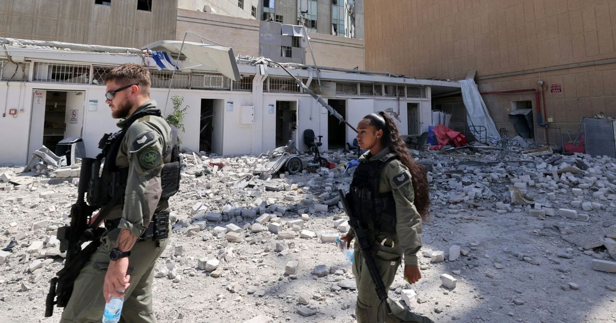 Irán bombardea hospital en Israel, Netanyahu pide la muerte para Jamenei