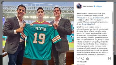 El alcalde de Miami, Francis Suarez (izq.) publicó una foto en su cuenta de Instagram con el embajador de Venezuela en EEUU, Carlos Vecchio (cen.).