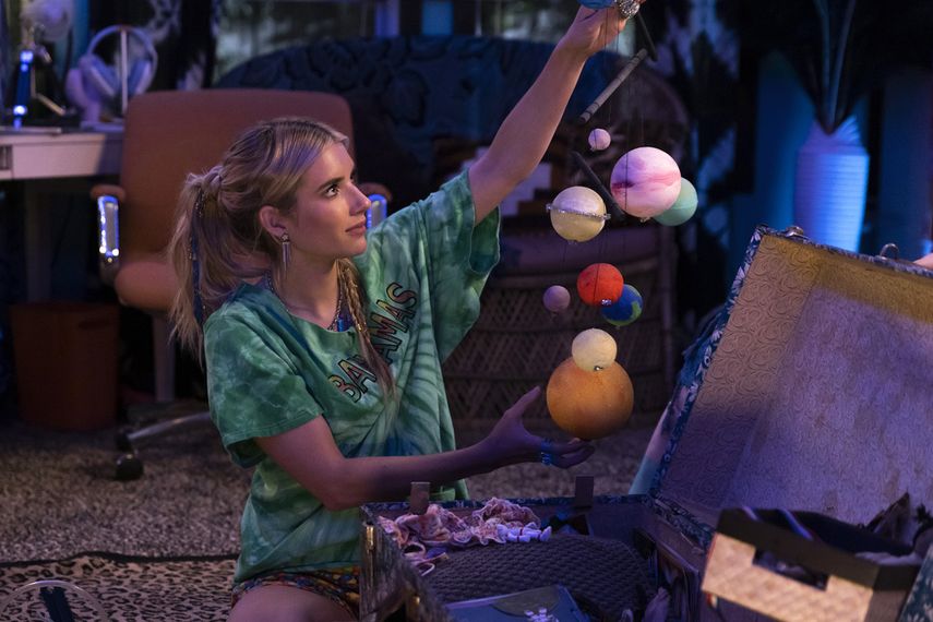 En esta imagen proporcionada por Amazon, Emma Roberts en una escena de Space Cadet.&nbsp;
