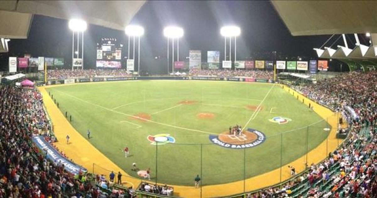 VISITANDO EL ESTADIO DE LOS MARLINS