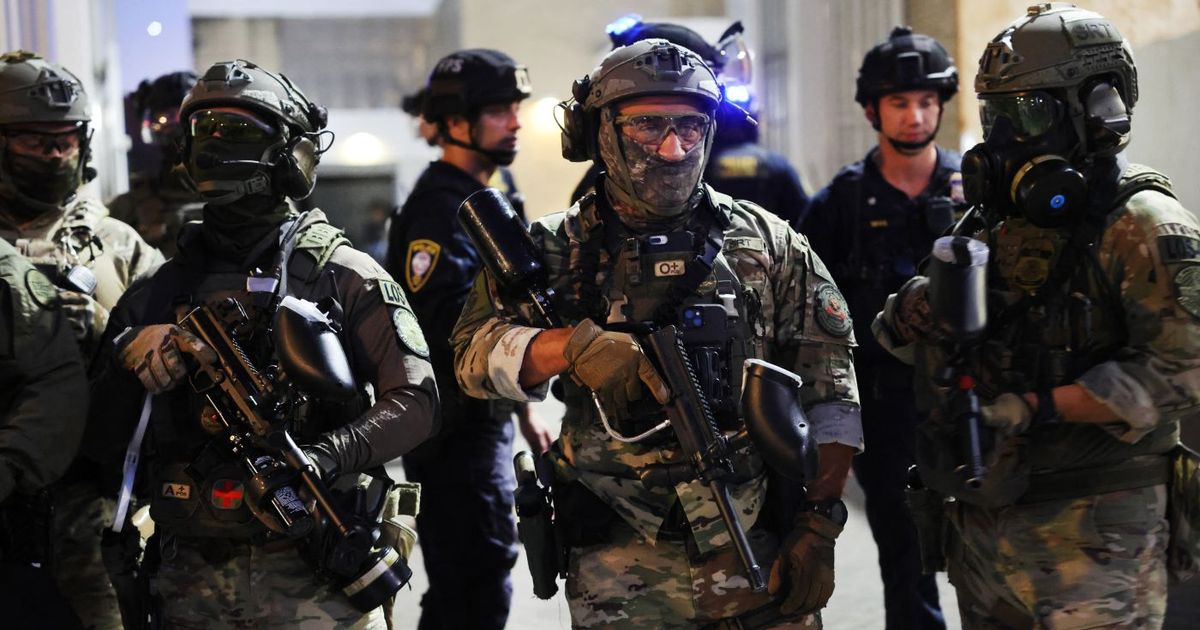 Cientos de soldados comienzan despliegue en Chicago ante el caos