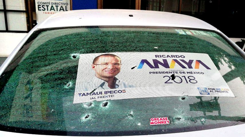 Un vehículo que es usado para la campaña del candidato del PAN Ricardo Anaya recibió varios impactos de bala durante el ataque