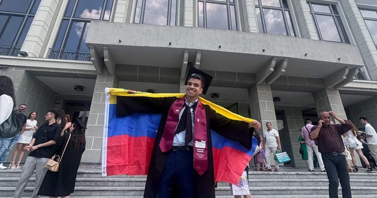 Venezolano en Rumania logra el mejor promedio académico de su promoción