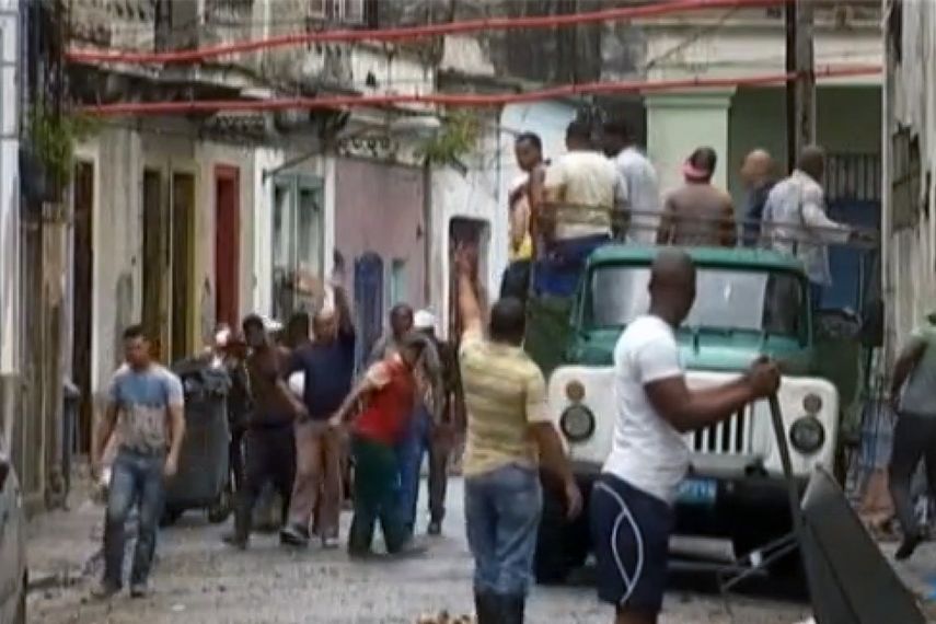 El desastre se apoderó de Cuba en las últimas horas. Los habitantes viven en las ruinas. (Martinoticias.com)