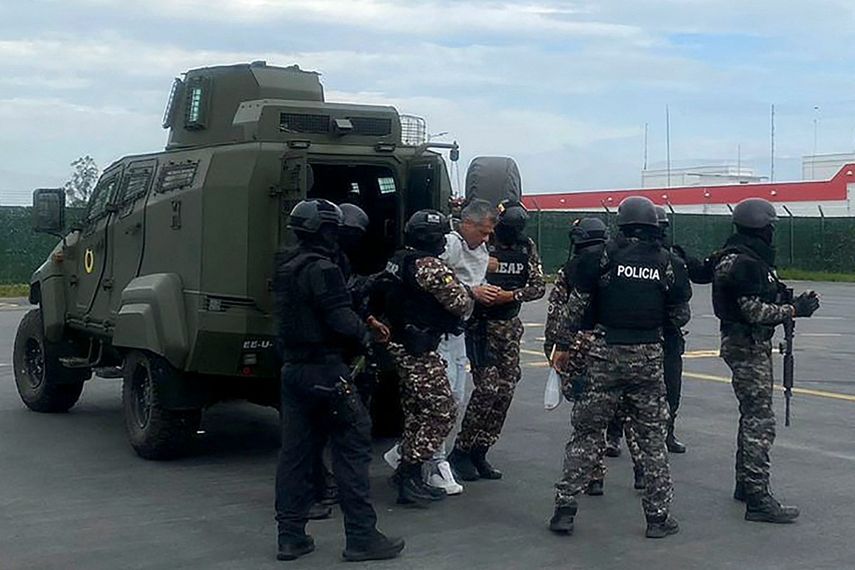 El exvicepresidente Jorge Glas fue detenido en la Embajada de México en Quito y traslado a una cárcel de máxima seguridad en Guayaquil