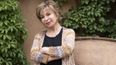 En esta imagen difundida por Random House, Isabel Allende, autora de Largo p&eacute;talo de mar, en Napa, California. El texto se ubica entre los libros m&aacute;s vendidos.&nbsp; 