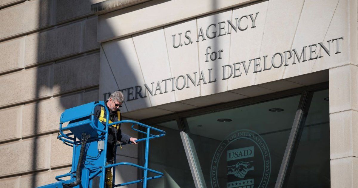 Jueza bloquea temporalmente los planes de despidos de la administración Trump