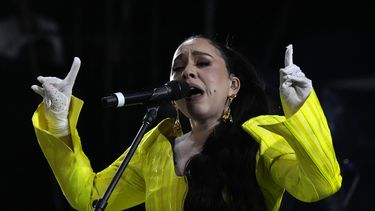 La cantautora mexicana Carla Morrison durante su presentación en el festival Vive Latino en la Ciudad de México el 18 de marzo de 2023. Morrison debutará en el Hollywood Bowl de Los Angeles el 12 de agosto.
