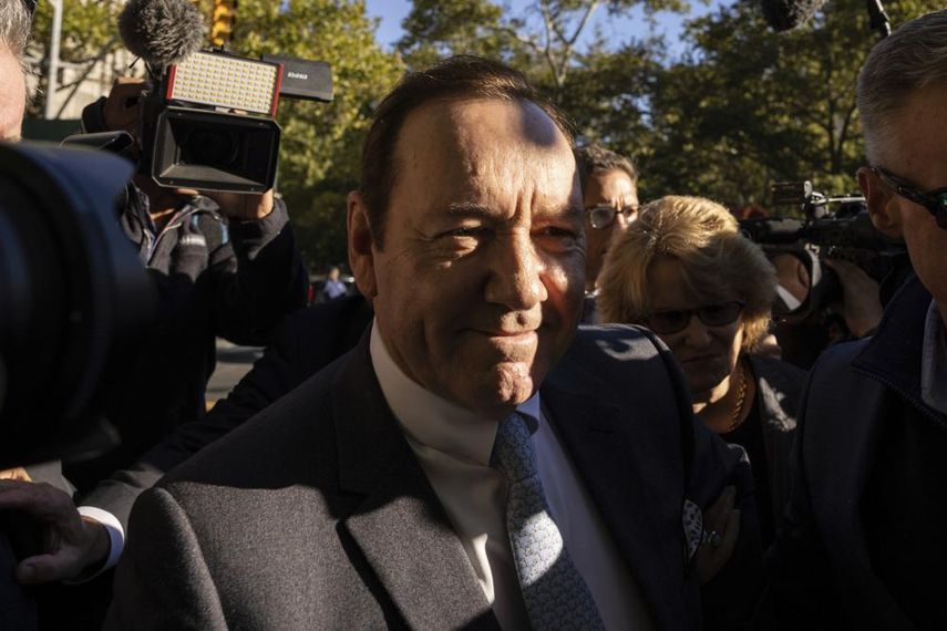 El actor Kevin Spacey llega a la corte para el juicio civil el jueves 6 de octubre de 2022 en Nueva York.&nbsp;