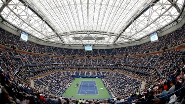 &nbsp;En esta foto del 6 de septiembre de 2017, aficionados presencia en el estadio Arthur Ashe el partido entre Karolina Pliskova y CoCo Vandeweghe por los cuartos de final del Abierto de Estados Unidos de tenis en Nueva York.