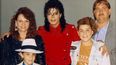 Dicen que con el documental, HBO ha violado una cláusula de no desprestigio que formaba parte de un acuerdo por el cual se permitió a la cadena transmitir en vivo el Dangerous World Tour de Jackson.