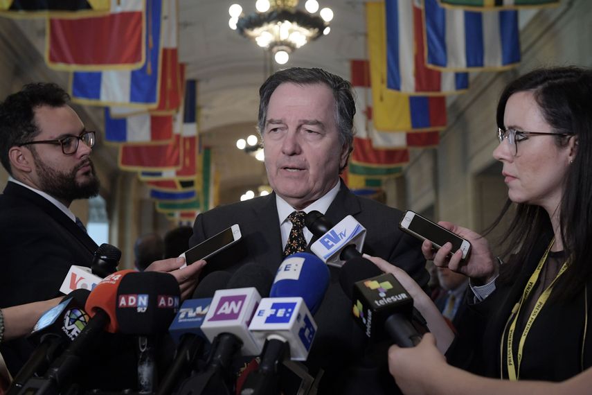 Ampuero insistió en que Chile considera que&nbsp;la solución debe venir de manera pacífica y por el propio pueblo de Venezuela.