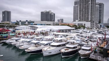 El hotel de&nbsp;estilo art deco y 83 habitaciones, fue construido en 1947 en la popular calle Collins en primera línea de playa.